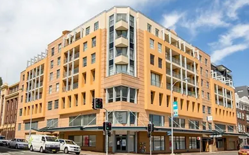 Metro Apartments